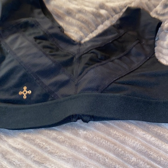 Black Tommie Copper Shoulder Support Sports Bra With Zipper, Size Medium - Picture 5 of 12